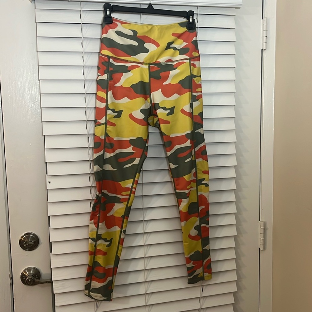 Colorful Camo Leggings size Medium
